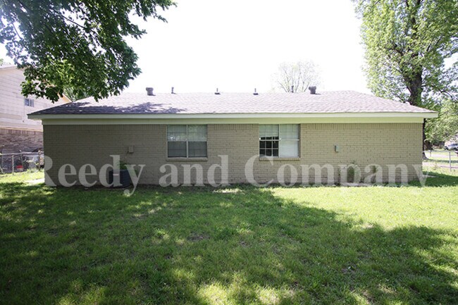 Building Photo - 4416 Wooddale Ave