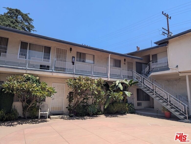 Primary Photo - 1365 Orange Grove Ave