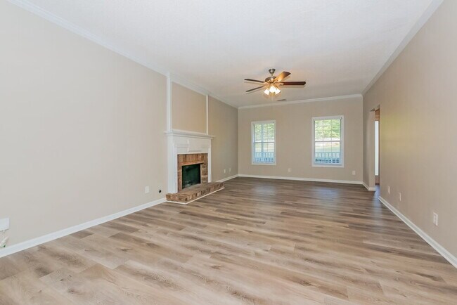 Building Photo - 209 Hunters Chase