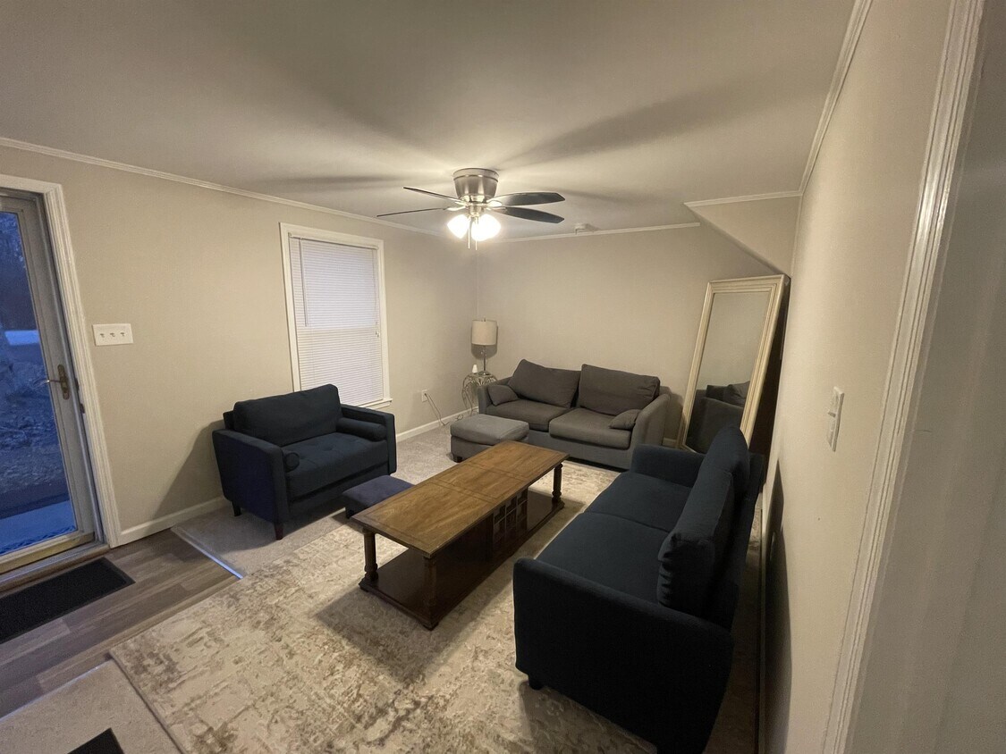 Foto del edificio - 240-243 3 Cedars Ln