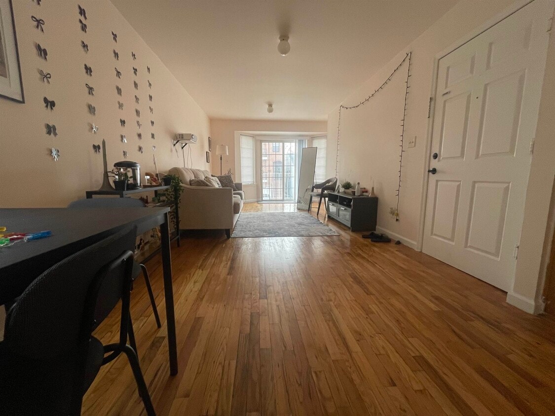 Foto principal - 225 Belvidere Ave