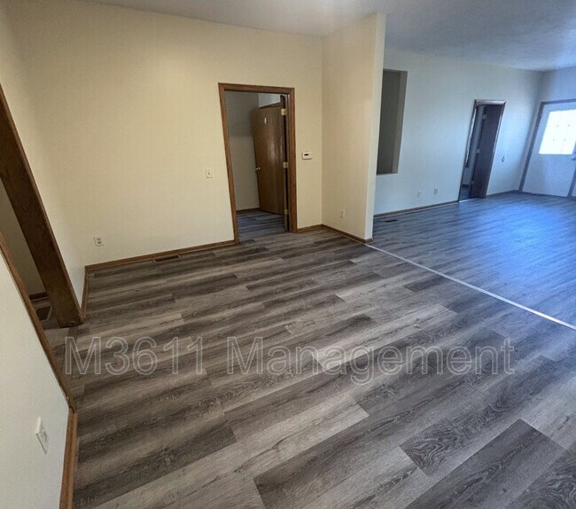 Building Photo - 2903 N 43rd St