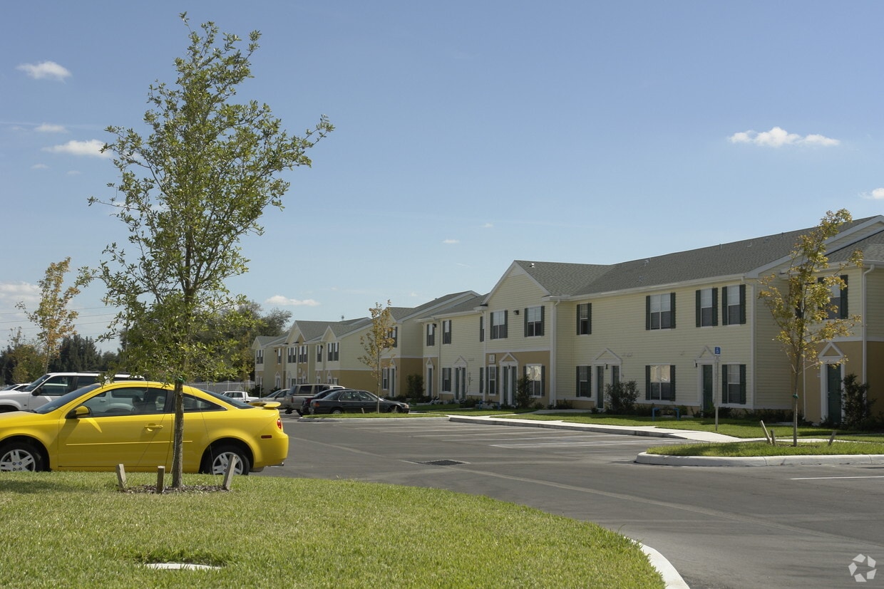 The Palms at Lake Tulane Apartments Avon Park, FL