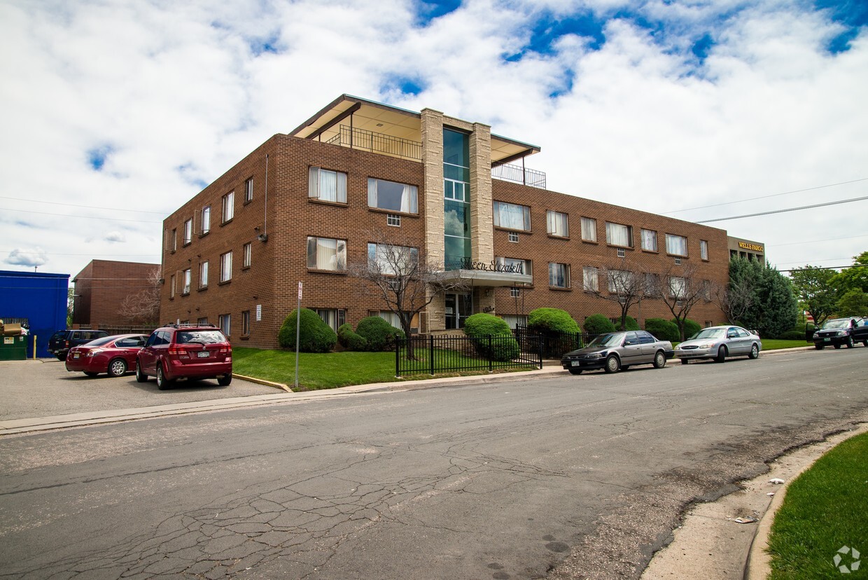 Primary Photo - Queen Elizabeth Apartments