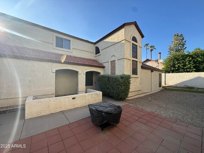 Foto del edificio - 422 E Wescott Dr