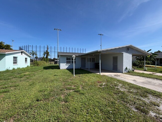 Foto del edificio - 8126 43rd Ave W