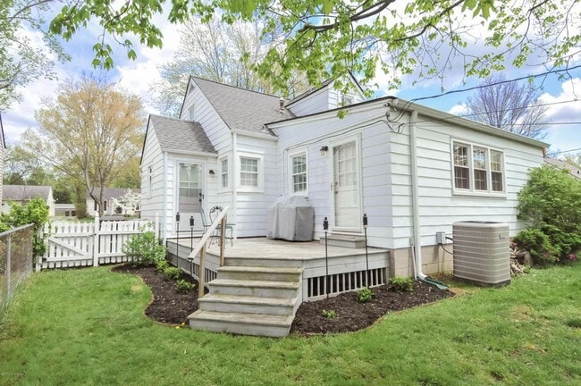 Rear deck - 516 Virginia Ave House