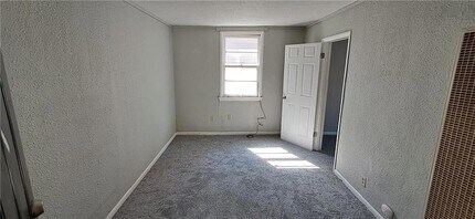 Building Photo - 1022 Ridenbaugh St