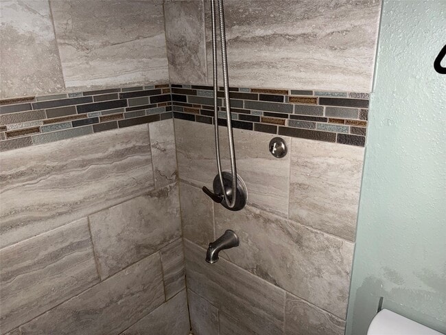 Foto del edificio - 7950 N Stadium Dr