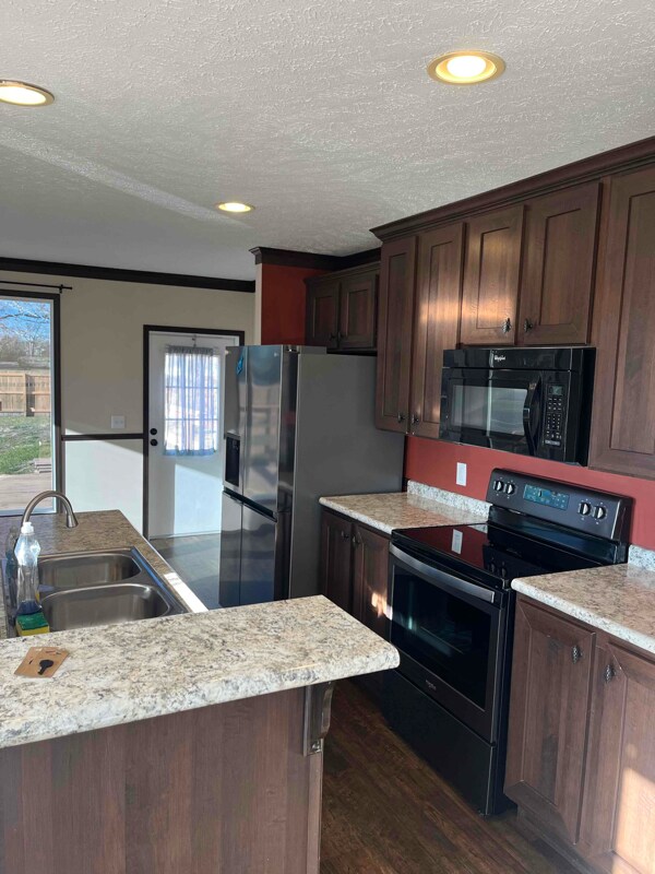 Foto del edificio - 7720 Hwy 2301