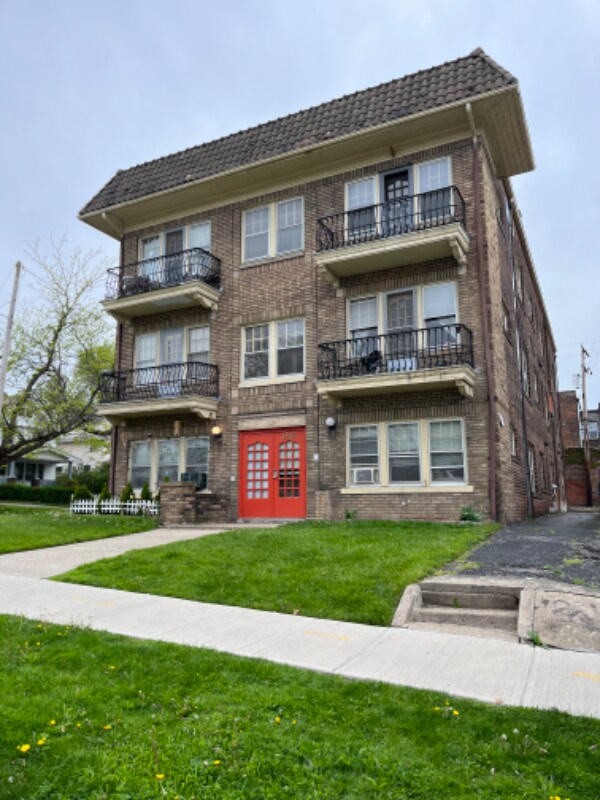 Primary Photo - 3344 W 110th St