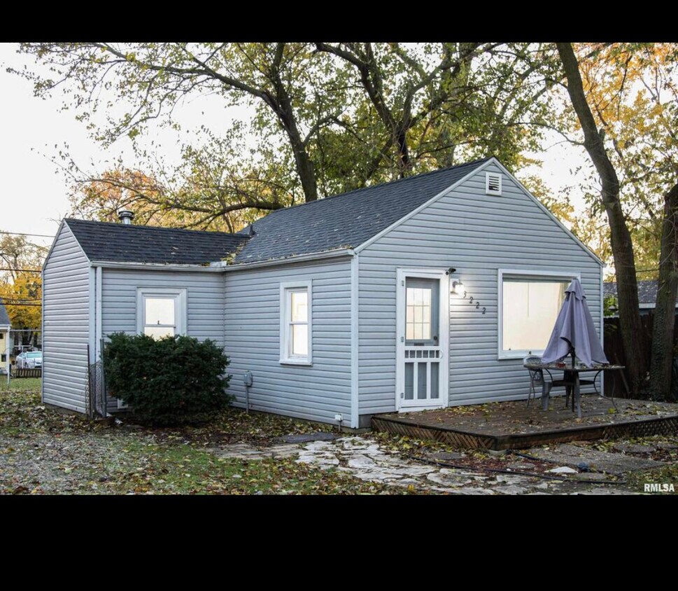 3222 N El Vista Ave, Peoria, IL 61604 House Rental in Peoria, IL