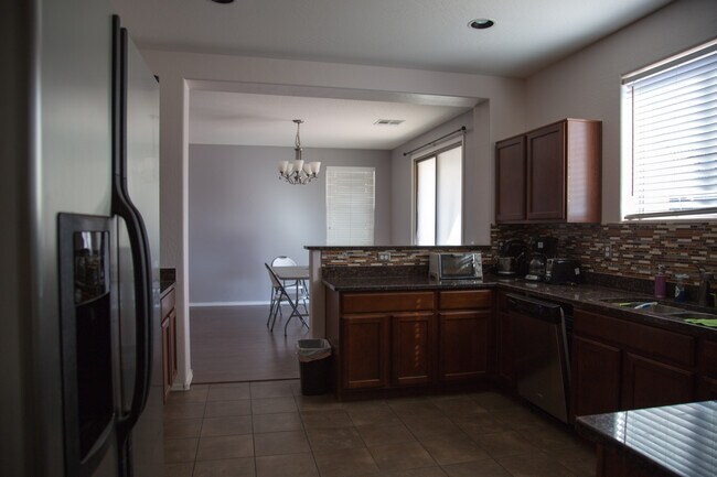 Foto del edificio - 3437 E Harwell Rd