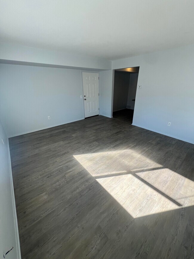 Foto del edificio - 310 Perry Pl