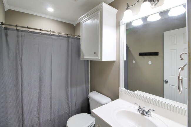 Building Photo - 119 Keltingham Ct