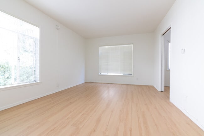 Building Photo - Gayley Manor Apartments