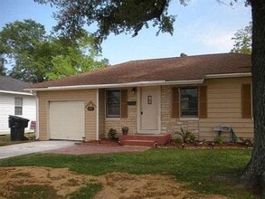 Building Photo - 2107 Helena Ave