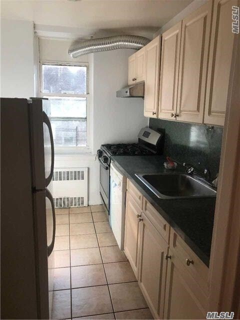 Building Photo - 42-45-45 Kissena Blvd