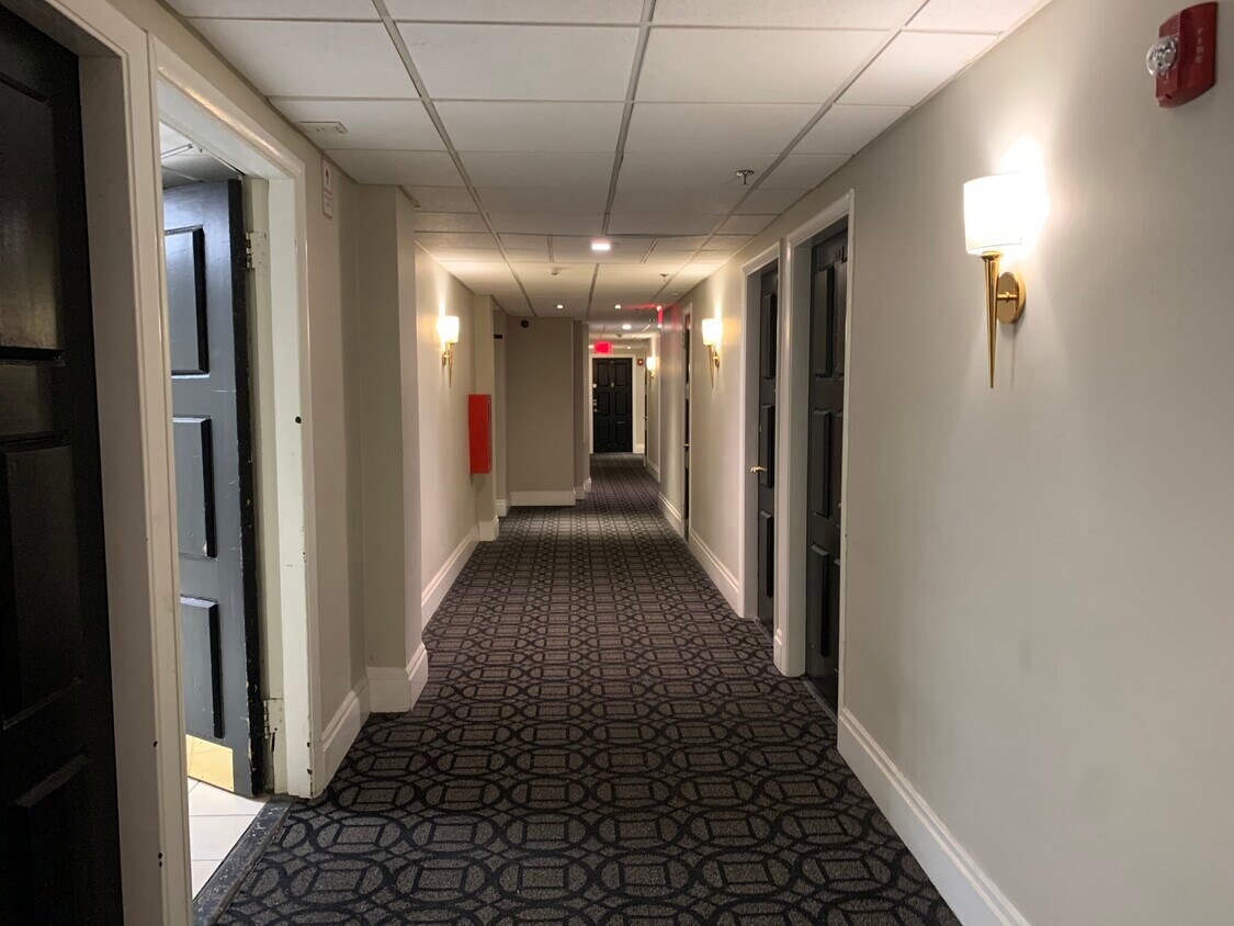 Building Photo - 62 Boylston St