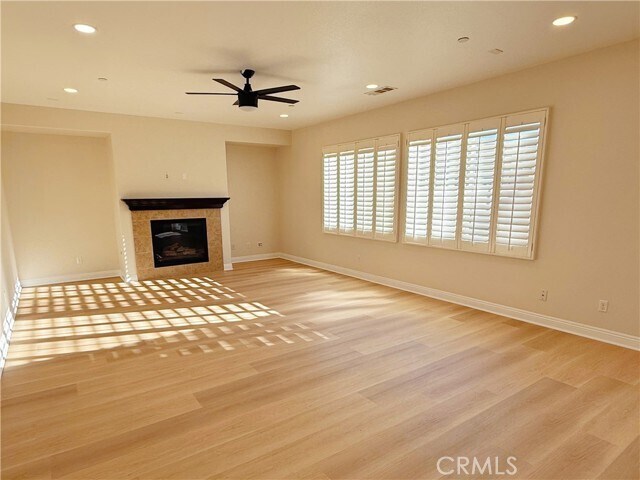 Building Photo - 6870 Tourmaline Dr