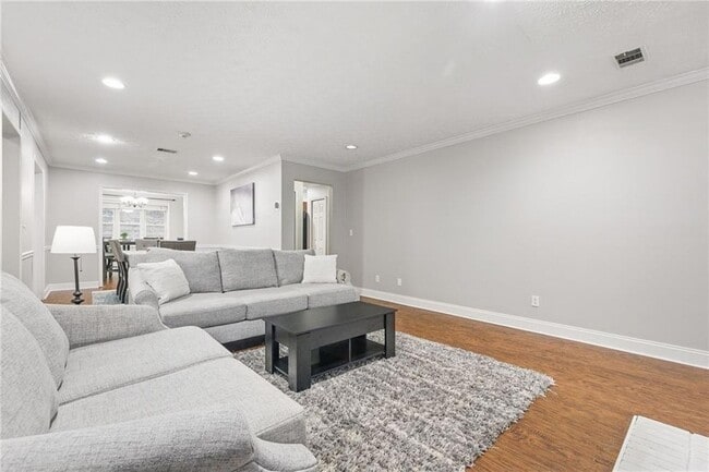 Building Photo - 13 Normandy Ct