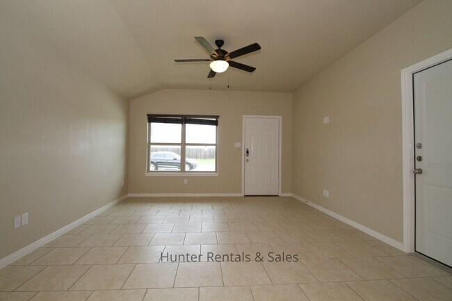 Foto del edificio - Loaded With Amenities!