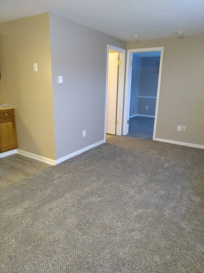 Foto del edificio - 6343 Robinson Rd