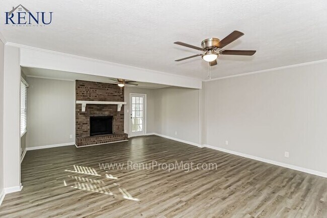 Foto del edificio - Available Now! 3 bed 2 bath!