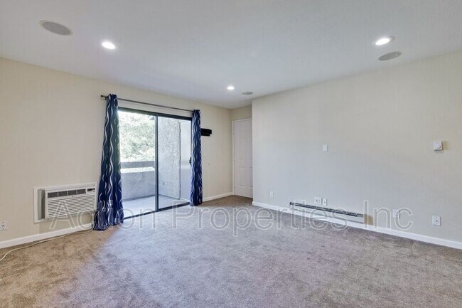 Foto del edificio - 2250 Monroe St.