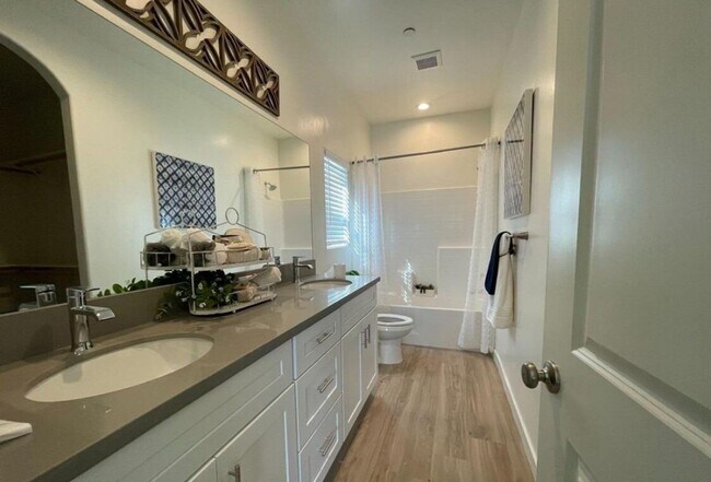 Foto del edificio - 4304 Sun Orchard Dr