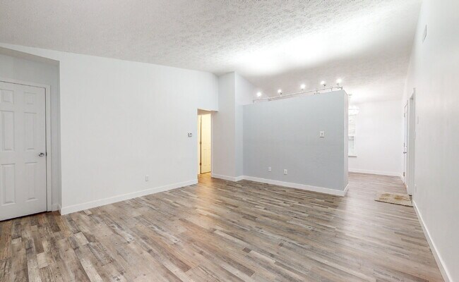 Building Photo - "Charming 3-Bedroom Gem in Indianapolis with Cozy 984 Sq. Ft. Living Space!"