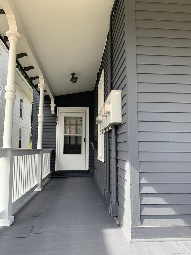 Primary Photo - 230 Meadow St
