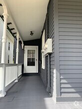 Building Photo - 230 Meadow St