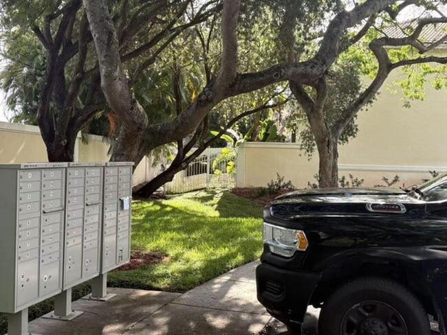 Foto del edificio - 11500 NW 33rd St