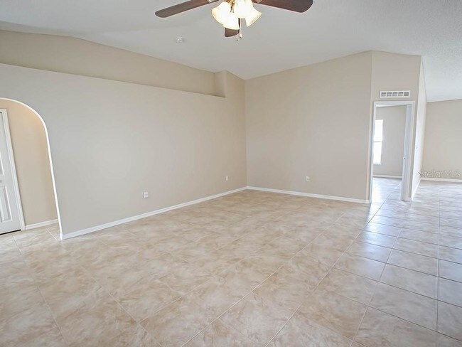 Building Photo - 2139 Sandridge Cir