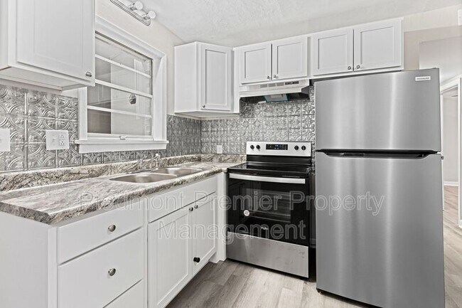 Foto del edificio - 500 Bethania-Rural Hall Rd