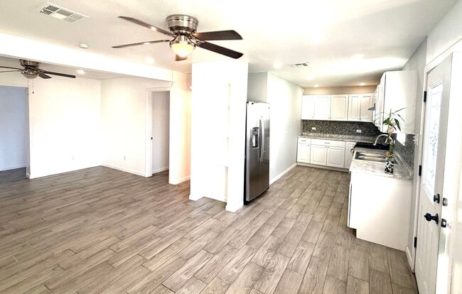 Building Photo - Charming 4 bedroom, 2 bath home in East El Paso!