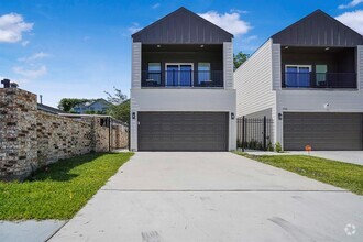 Building Photo - 3344 Kelton St