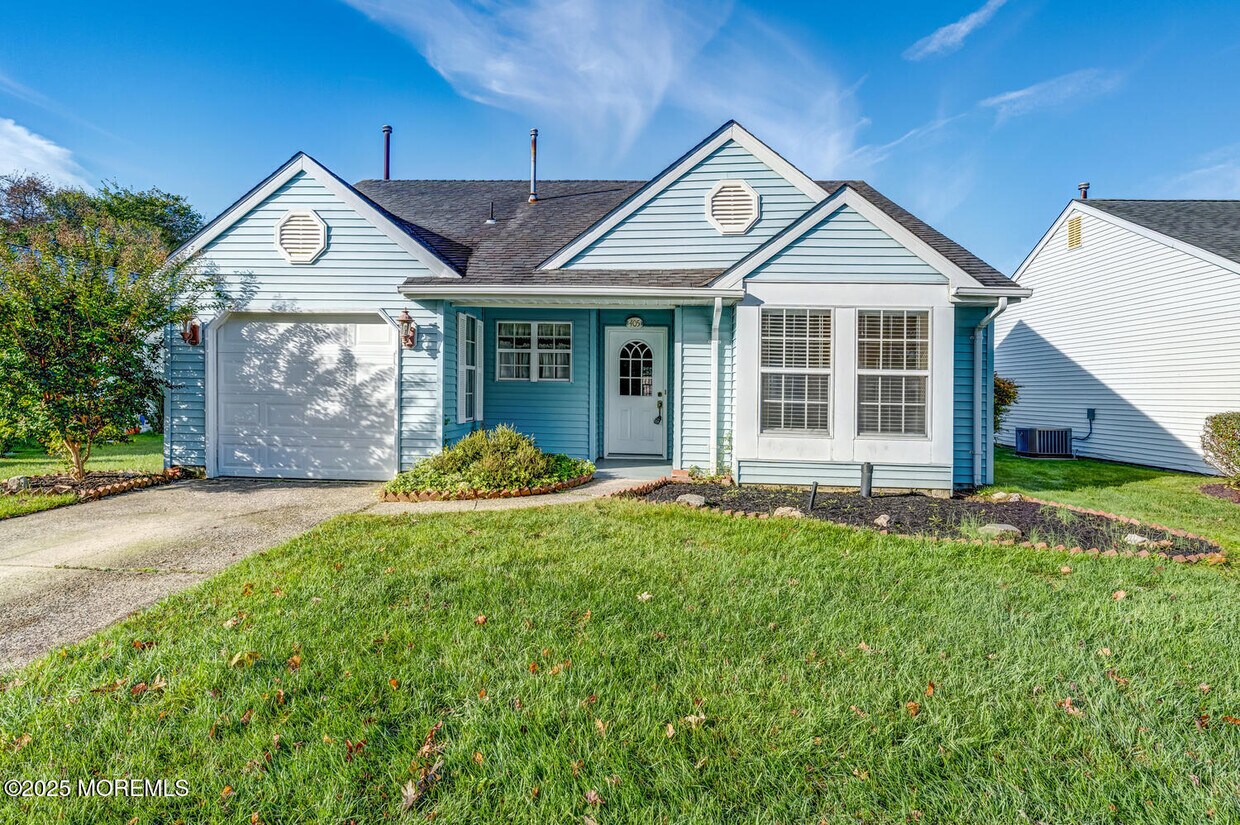 Foto principal - 405 Lexington Dr