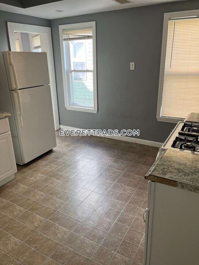 Building Photo - 138 Vernal St