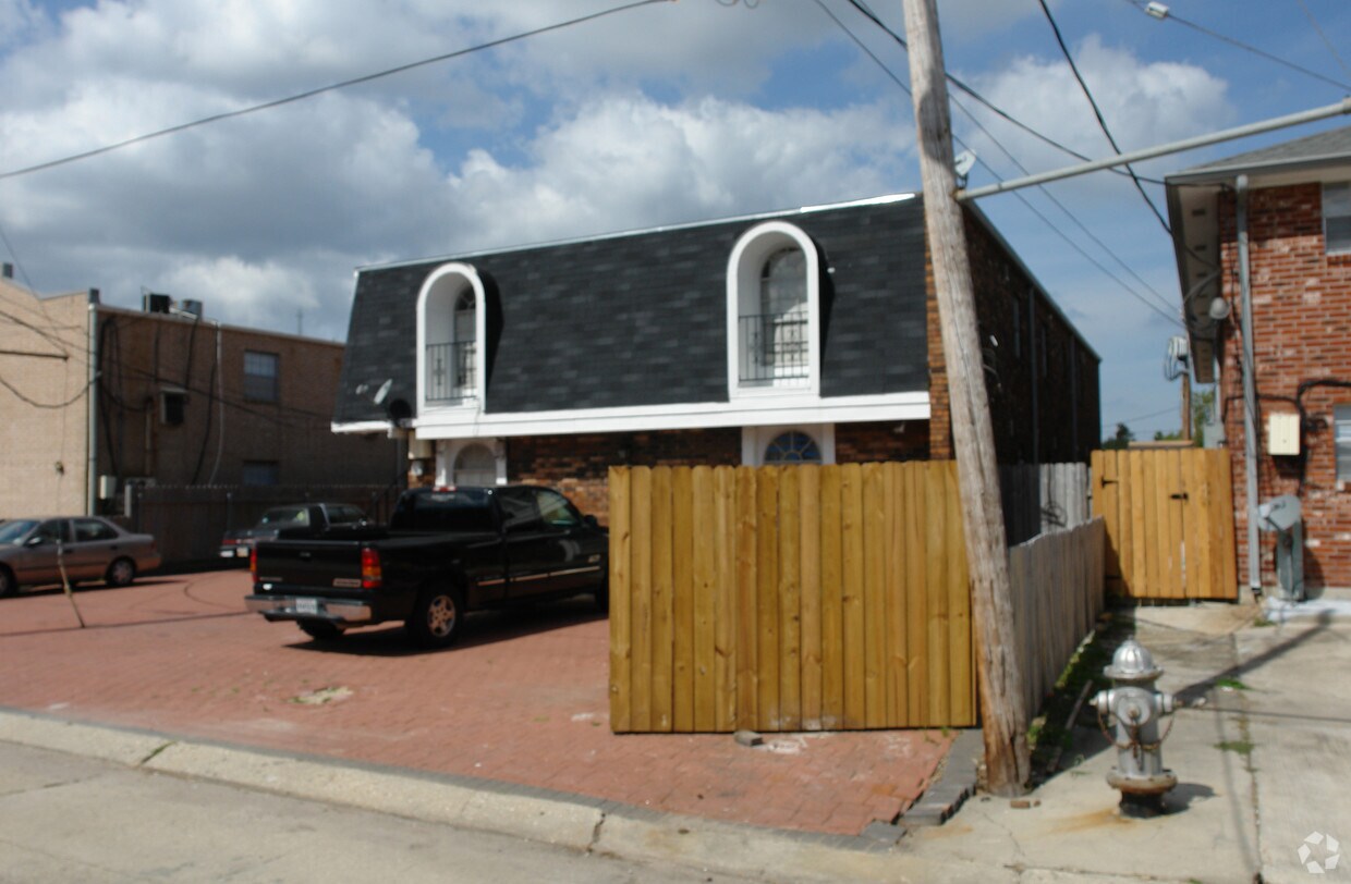 Building Photo - 4209 Yates St