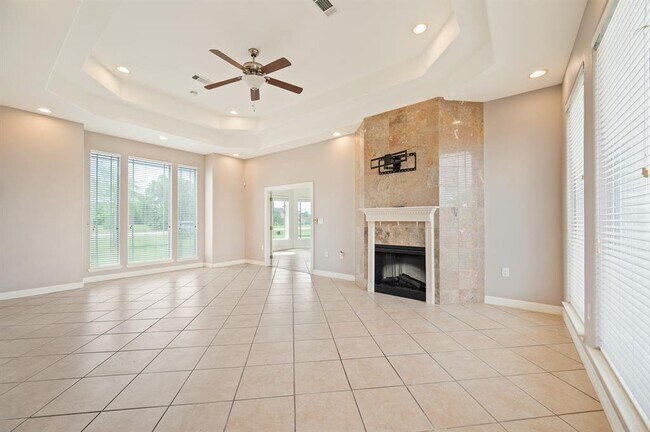 Foto del edificio - 13819 Lakeview Meadow Dr