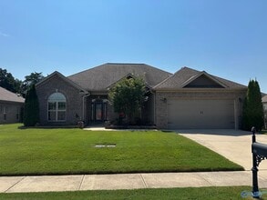 Building Photo - 111 Canyon Dr