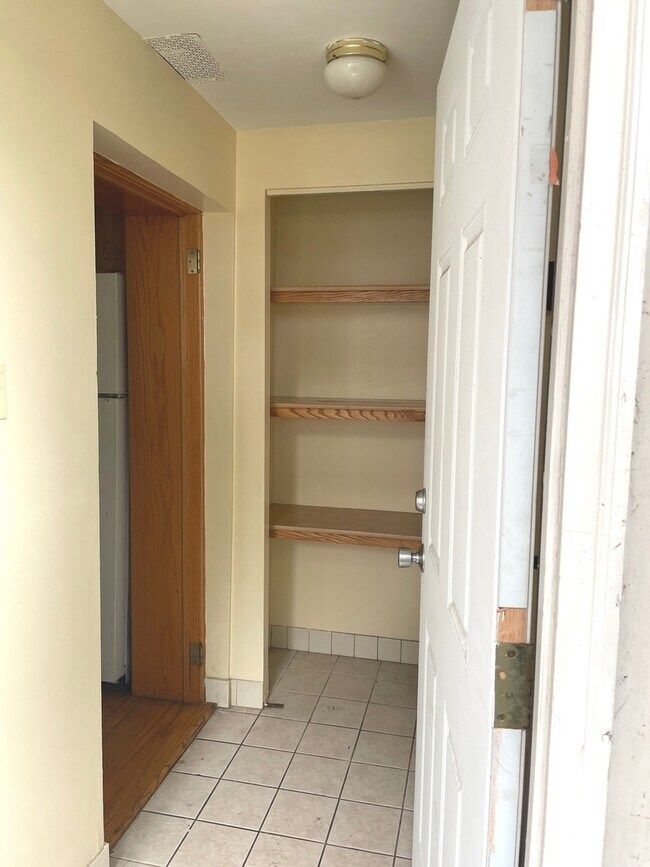 Foto del edificio - 1243 W 31st St