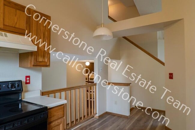 Building Photo - 3050 Haystack Dr