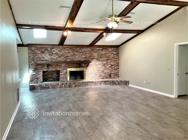 Building Photo - 2257 The Woods Dr