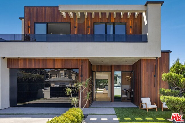 Foto del edificio - 14822 Hesby St