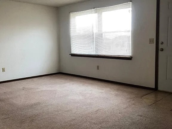 Photo - 12405 SW 2nd St (Yukon, OK) Townhome