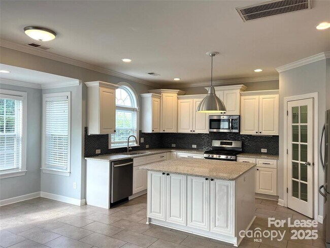 Foto del edificio - 9539 Indian Beech Ave NW