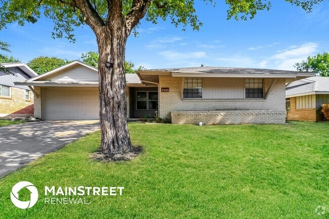 Building Photo - 2205 Marvel Dr